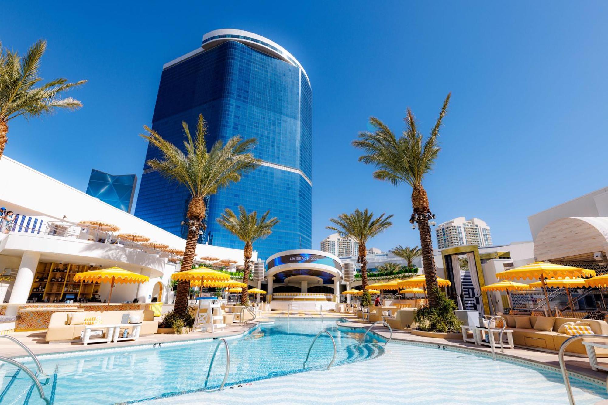 Fontainebleau 라스베이거스 외부 사진 The pool at the Wynn